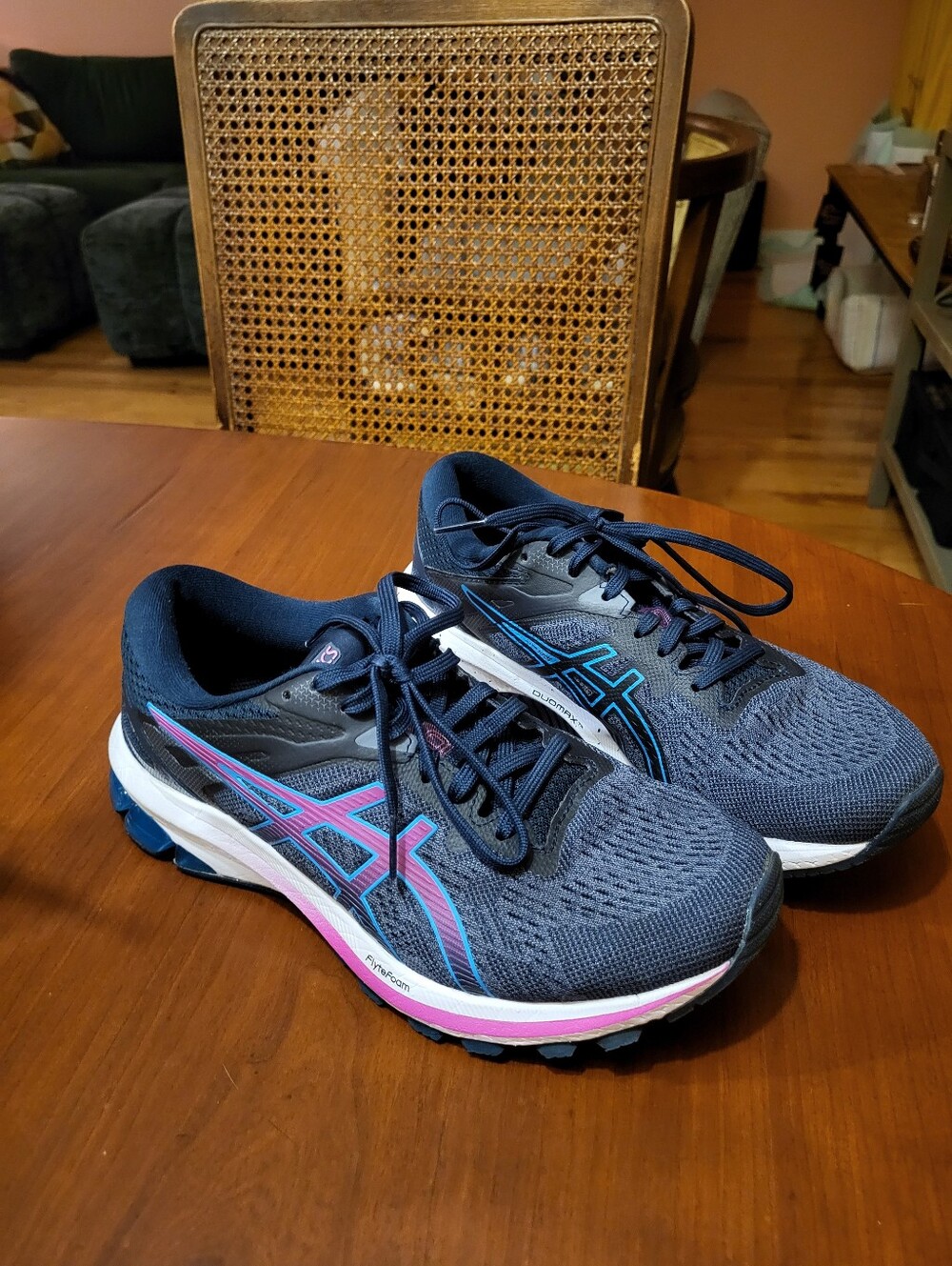 Asics Flytefoam Womems Size 8
